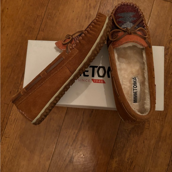 Minnetonka Moccasin Slippers - Picture 2 of 4